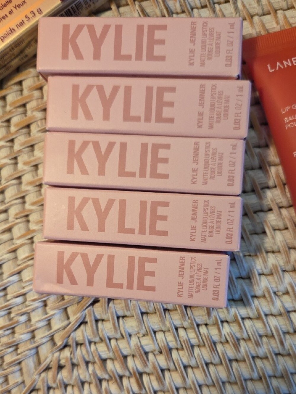 5 Kylie,stilla,Sheglam Bareminerals,ish 3 Tilbury, Disney Chapstick, Laneige - Picture 2 of 12